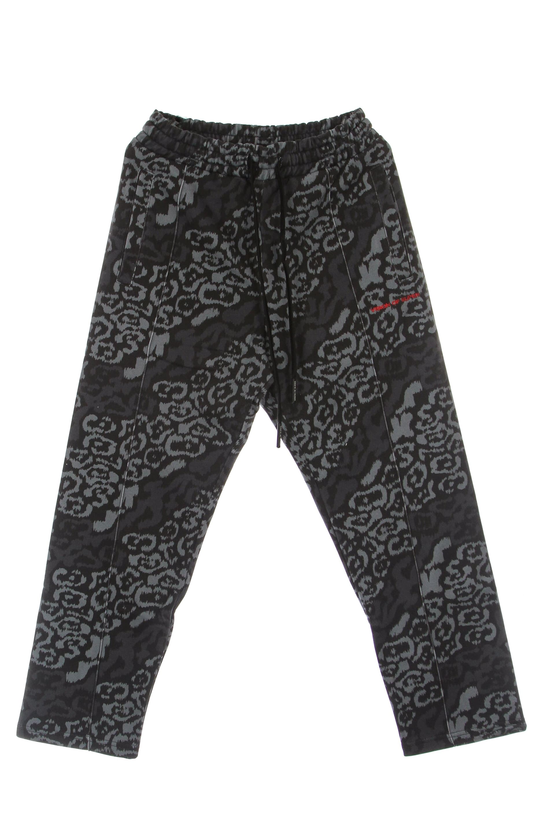 VISION OF SUPER Pantalone Tuta Leggero Uomo Allover Leopard Pants Black da uomo in Pantaloni sportivi Drestige - Casamassima, commercioVirtuoso.it