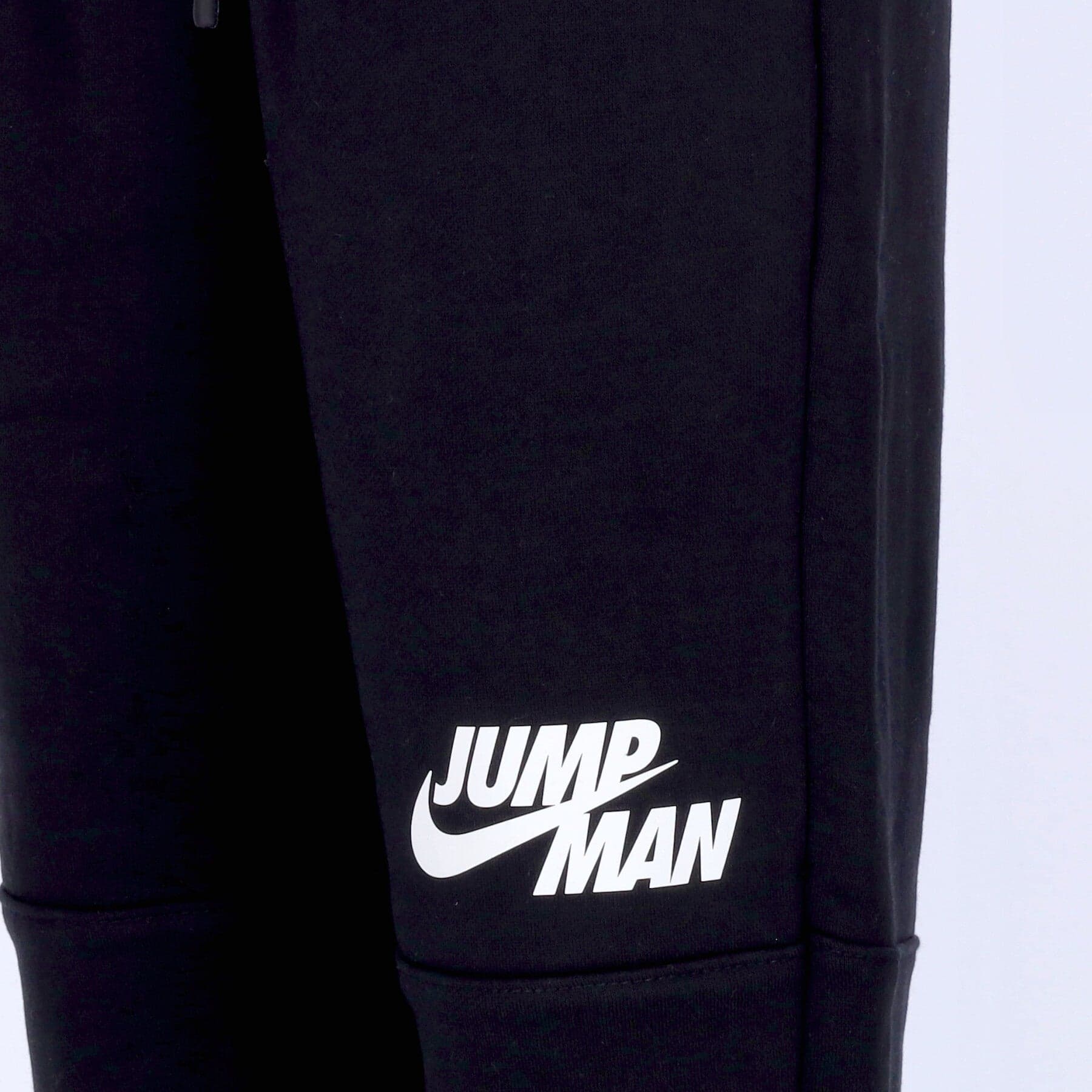 JORDAN Pantalone Tuta Felpato Uomo Jumpman Fleece Pant Black/white da uomo in Pantaloni sportivi Drestige - Casamassima, commercioVirtuoso.it