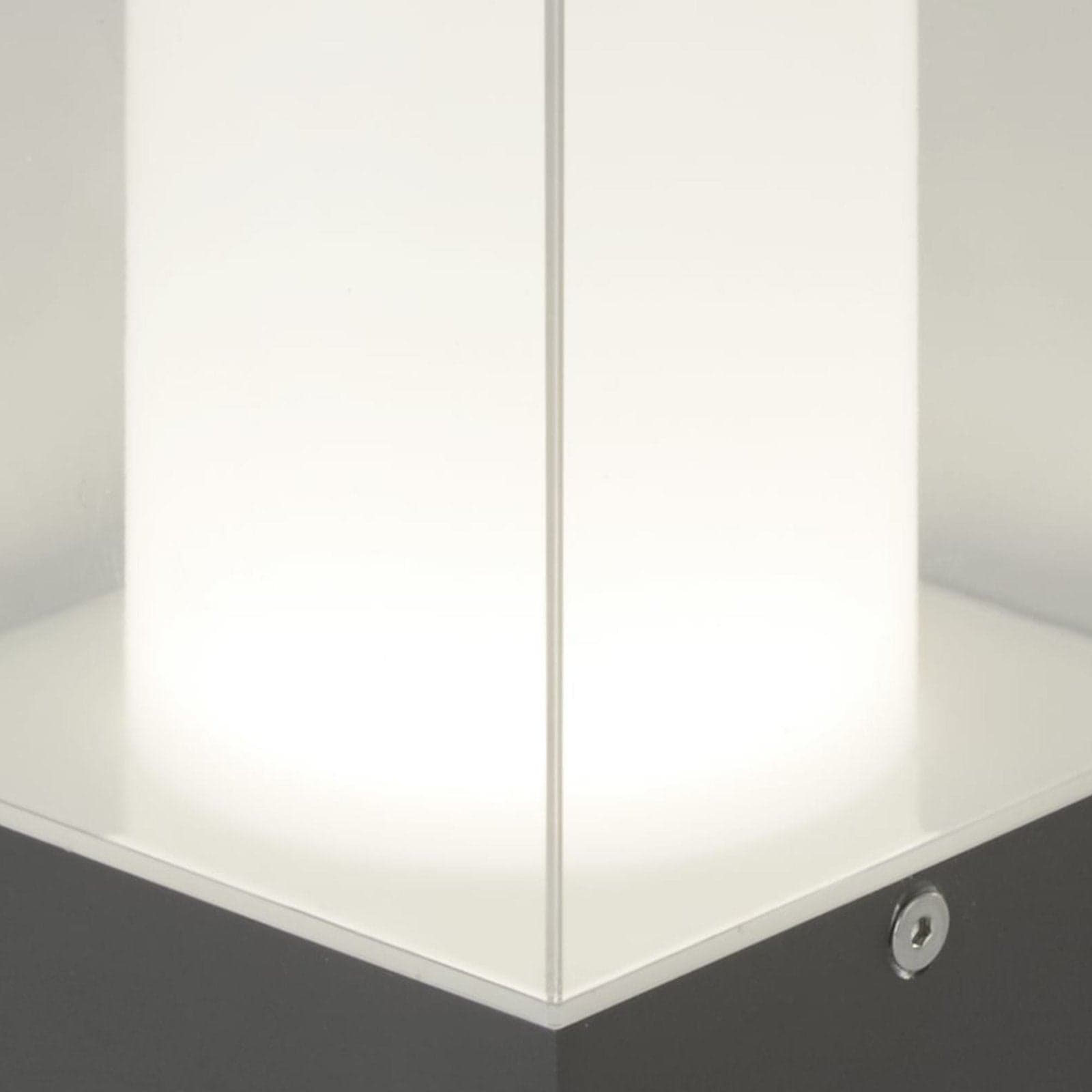 Applique Granada Alluminio Grigio Policarbonato Trasparente 1 Luce E27 in Lampade da parete LuceArt - Montecorvino Pugliano, commercioVirtuoso.it