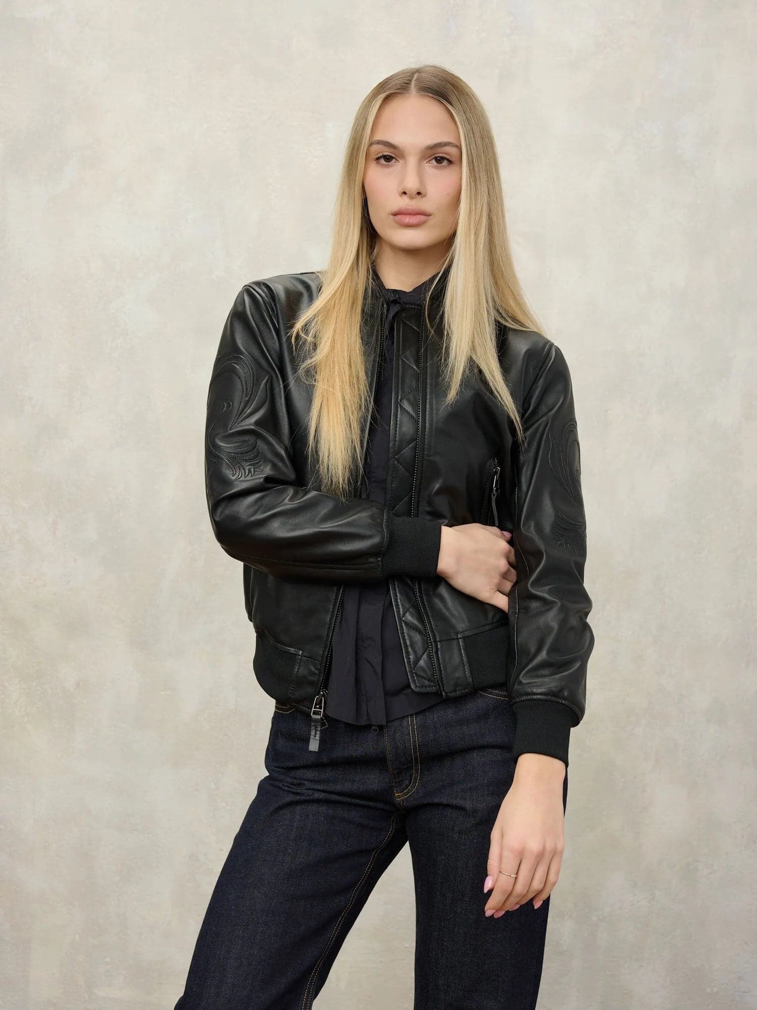 Blauer Bomber Donna in Pelle Laurienne Nero – Giacca con ricami 26SBLDL02448