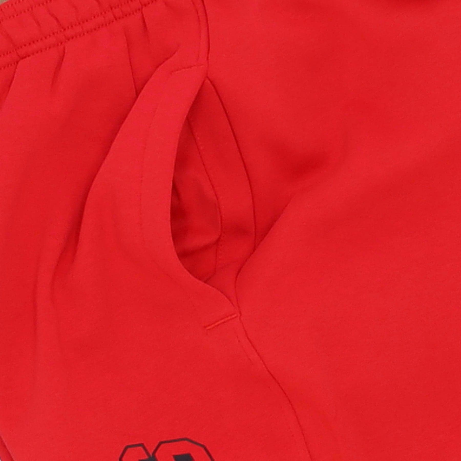 NIKE NBA Pantalone Tuta Felpato Uomo Nba Fleece Courtside Pant Chibul University Red da uomo in Pantaloni sportivi Drestige - Casamassima, commercioVirtuoso.it