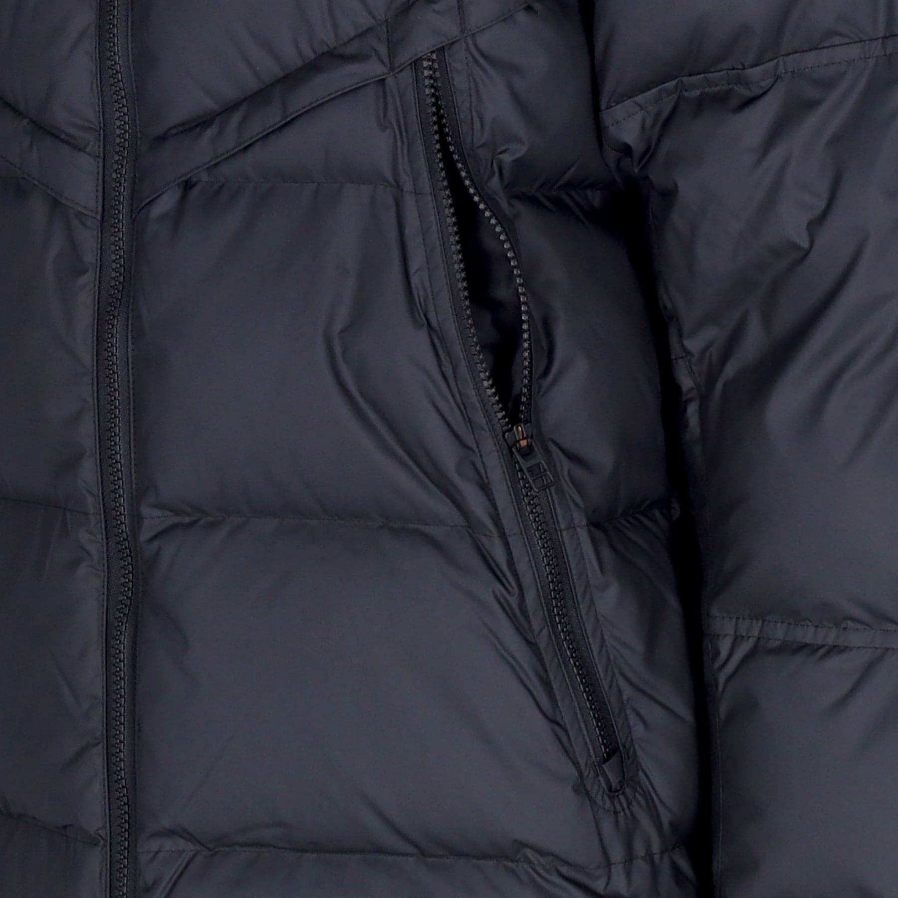 Nike Piumino Uomo Storm-fit Windrunner Pl-fld Hd Jacket Black/black/sail da uomo in Giacche sportive e tecniche Drestige - Casamassima, commercioVirtuoso.it