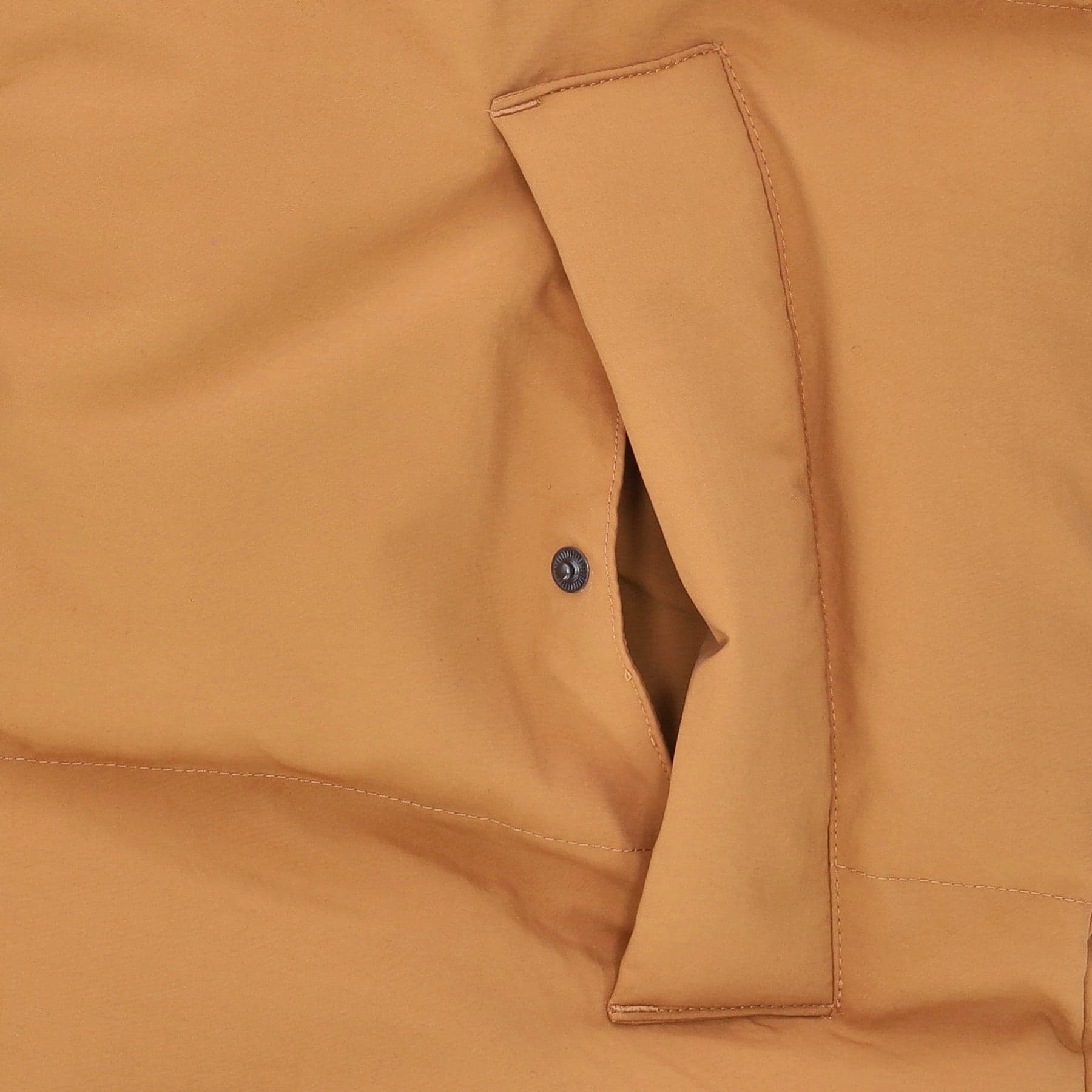 PUMA Piumino Uomo Classic Oversized Polyball Puffer Desert Tan da uomo in T-Shirt Drestige - Casamassima, commercioVirtuoso.it