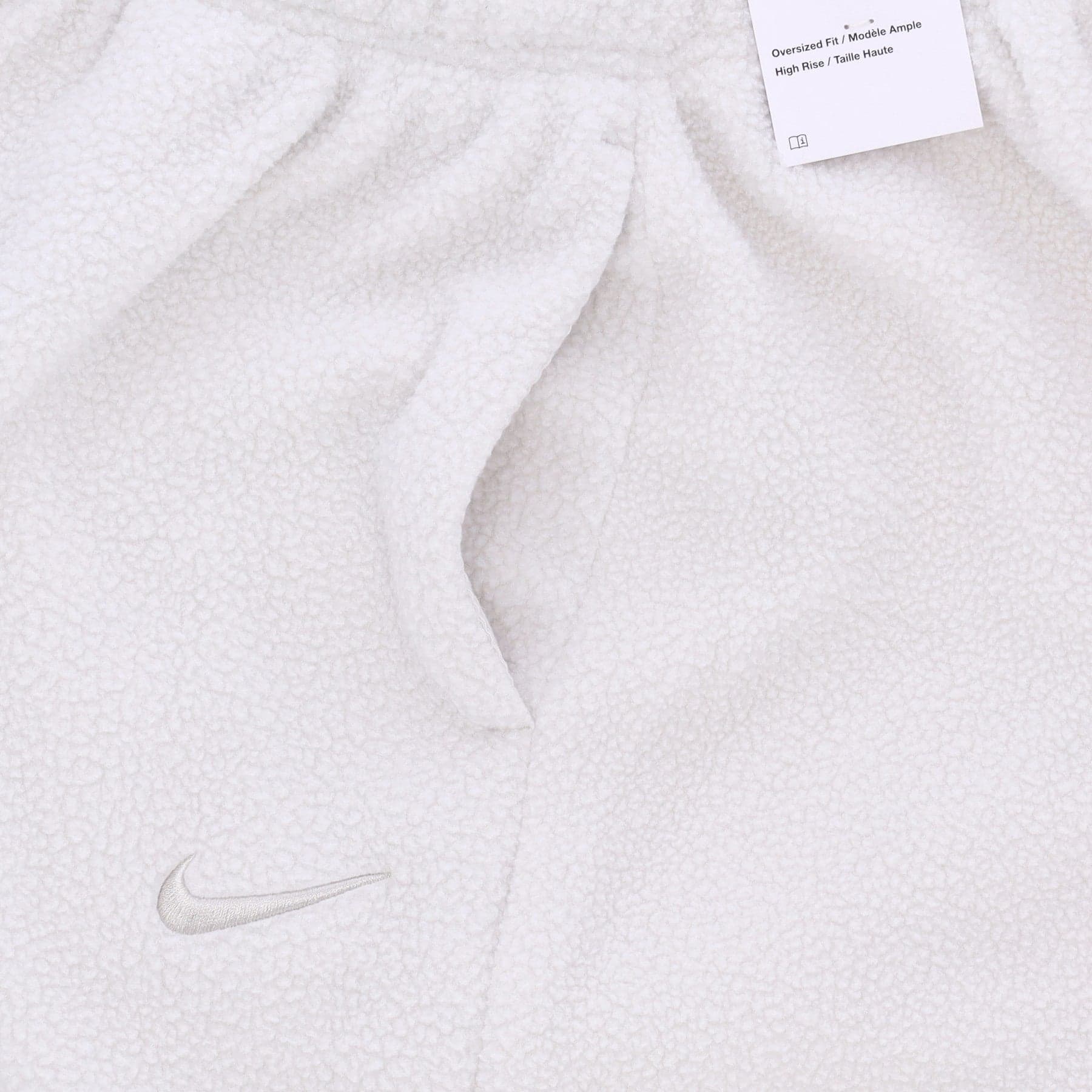 Nike Pantalone Tuta Donna Sportswear Plush Jogger Light Bone/lt Iron Ore da donna in Pantaloni sportivi Drestige - Casamassima, commercioVirtuoso.it