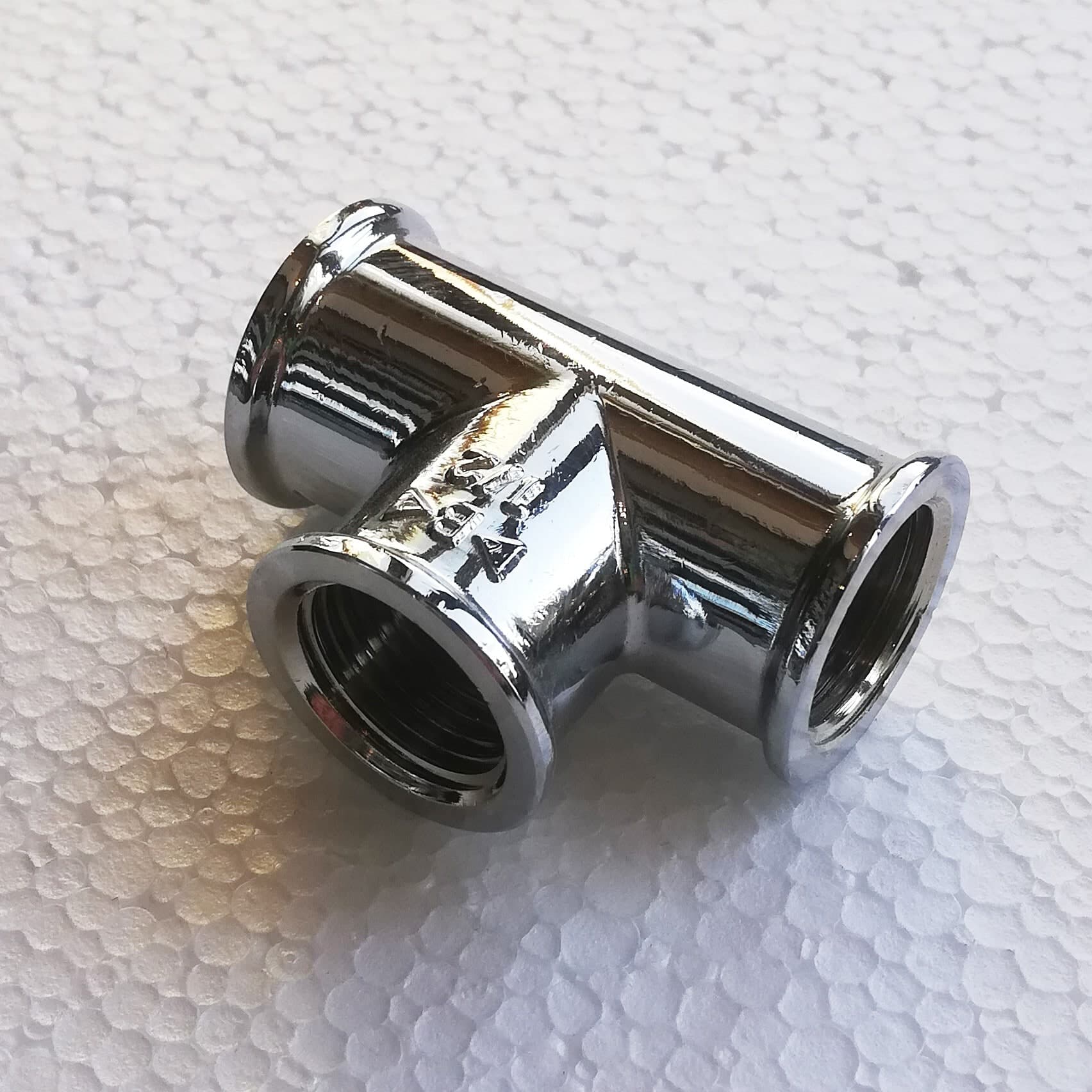 Tee t attacco FFF da 1/2" in ottone cromato in prodotto Aloiserw.com - Altomonte, commercioVirtuoso.it