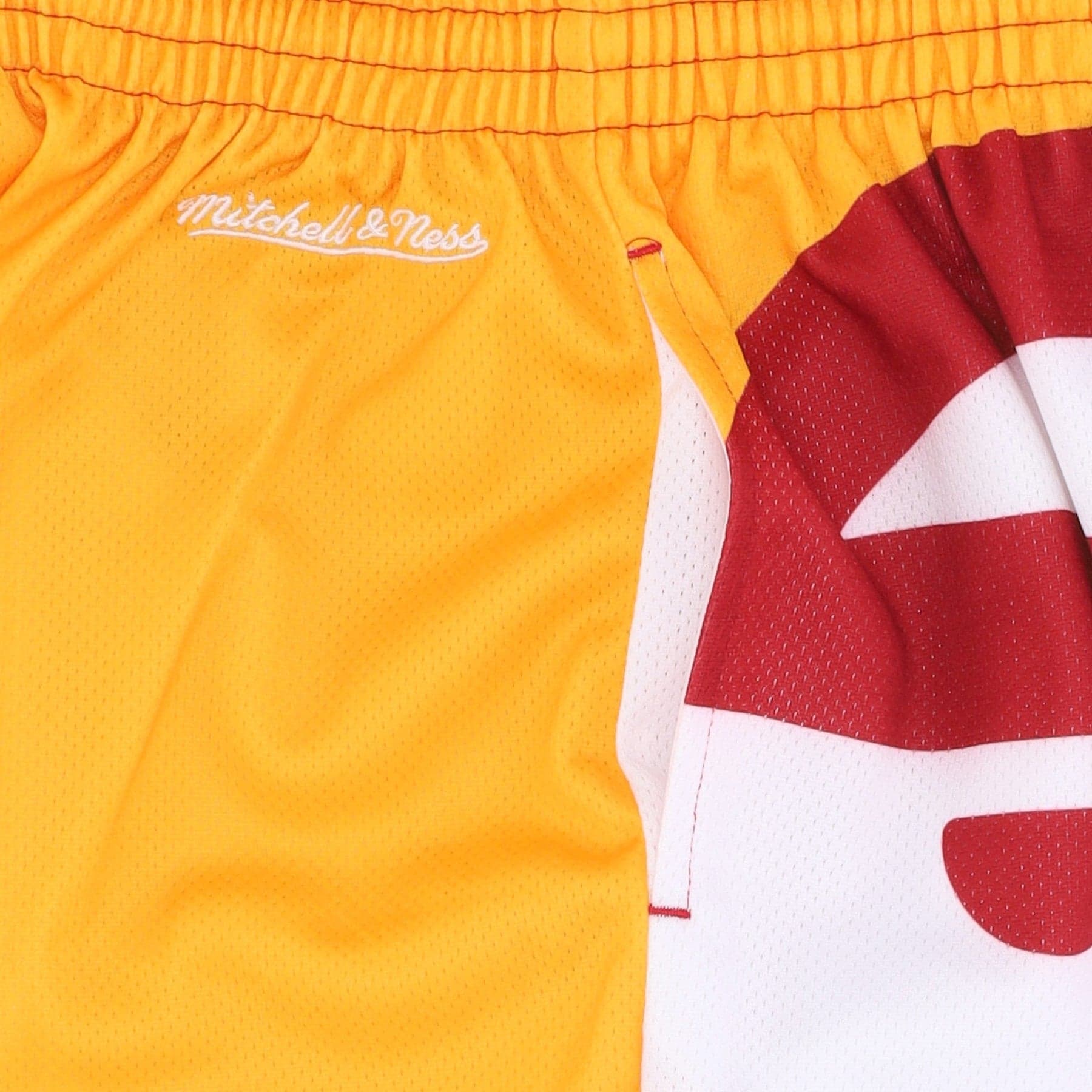 MITCHELL &amp; NESS Pantaloncino Tipo Basket Uomo Nba Big Face Fashion Shorts 5.0 Hardwood Classics Atlhaw Red da uomo in Pantaloncini sportivi Drestige - Casamassima, commercioVirtuoso.it
