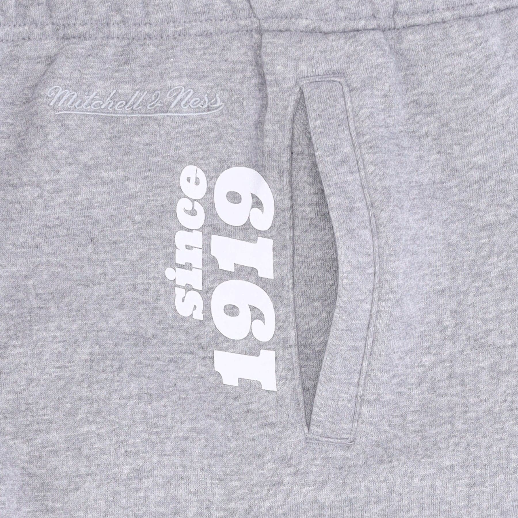 MITCHELL &amp; NESS Pantalone Tuta Felpato Uomo Nfl Team Origins Fleece Pant Grepac Grey Heather da uomo in Pantaloni da ginnastica Drestige - Casamassima, commercioVirtuoso.it