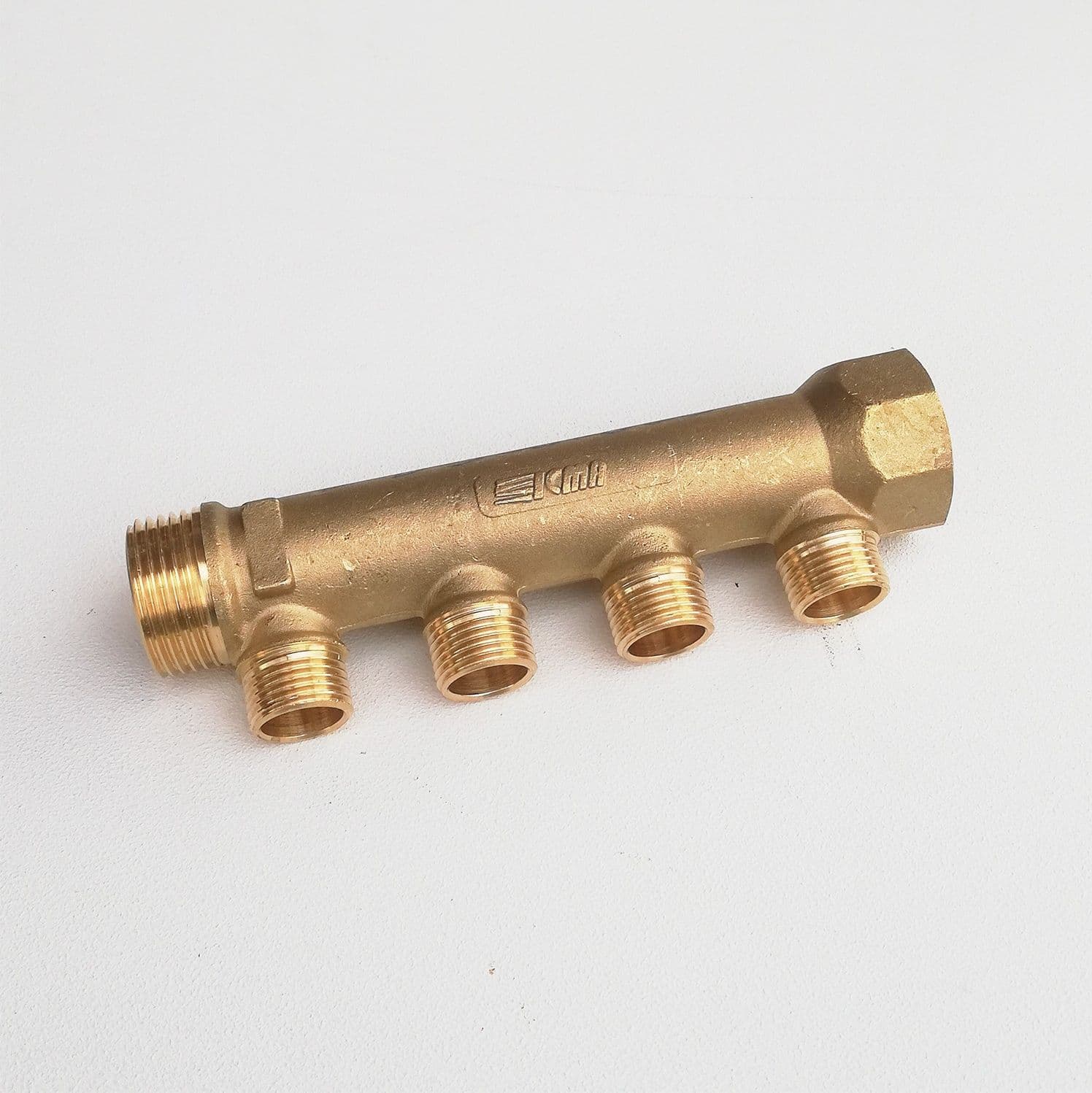 Collettore lineare da 3/4" - 16mm a 4 vie da 1/2" MF di ottone