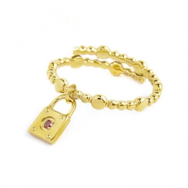 Marlù - ANELLO CON LUCCHETTO PENDENTE CON CRISTALLO ROSSO PVD ORO in Anelli Alba Gioielli - Casoria, commercioVirtuoso.it