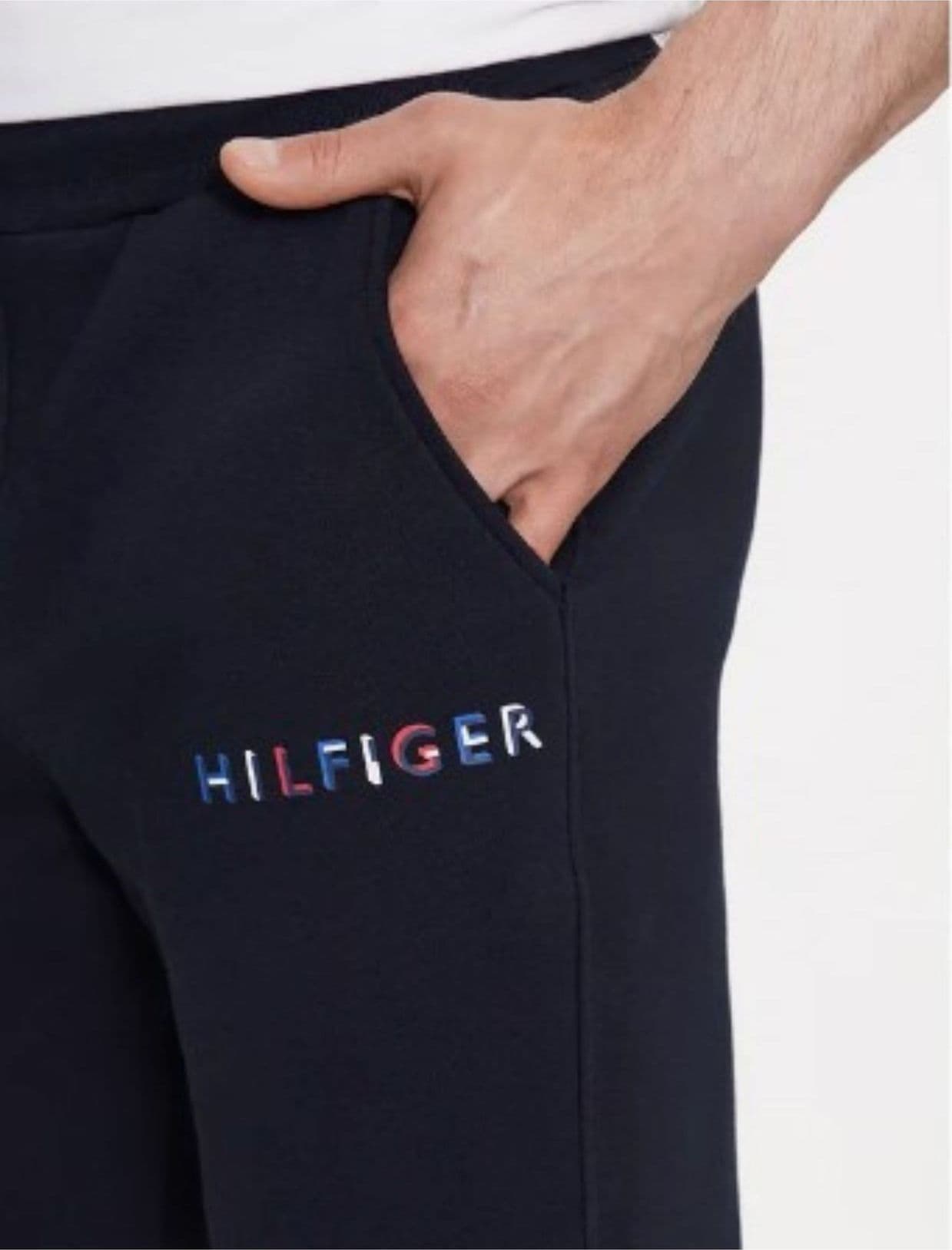 Tommy Hilfiger PANTALONE TUTA RWB HILFIGER SWEATPA da uomo in Pantaloni sportivi Drestige - Casamassima, commercioVirtuoso.it