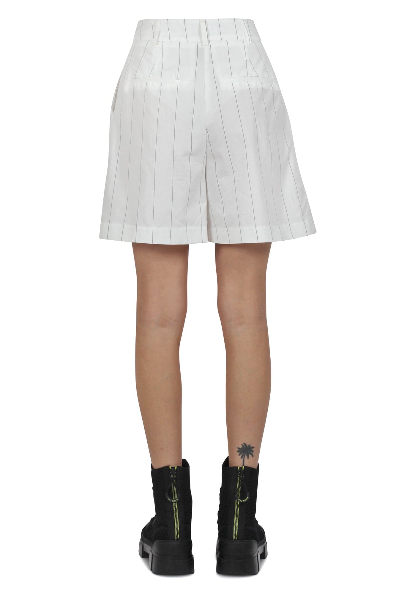 SO ALLURE So Allure - Shorts - 430901 - Bianco/Nero da donna in Pantaloncini sportivi Drestige - Casamassima, commercioVirtuoso.it