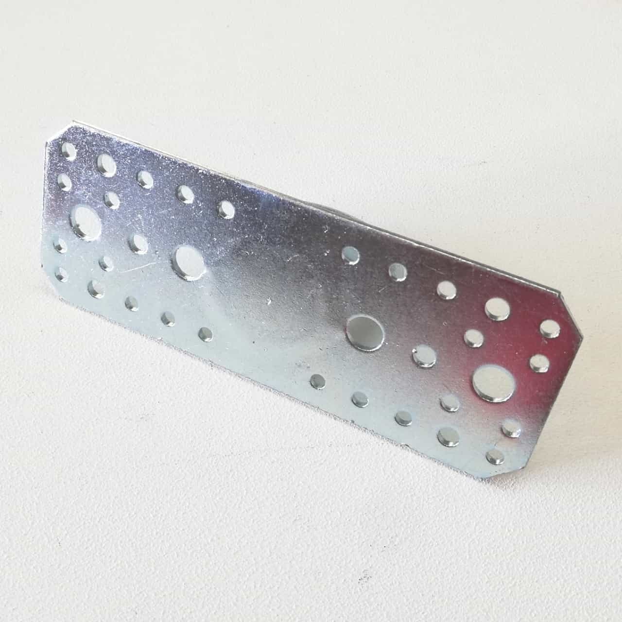 Piastra diritta 170x65mm in acciaio al carbonio zincato con occhiolo saldato in Staffa Aloiserw.com - Altomonte, commercioVirtuoso.it