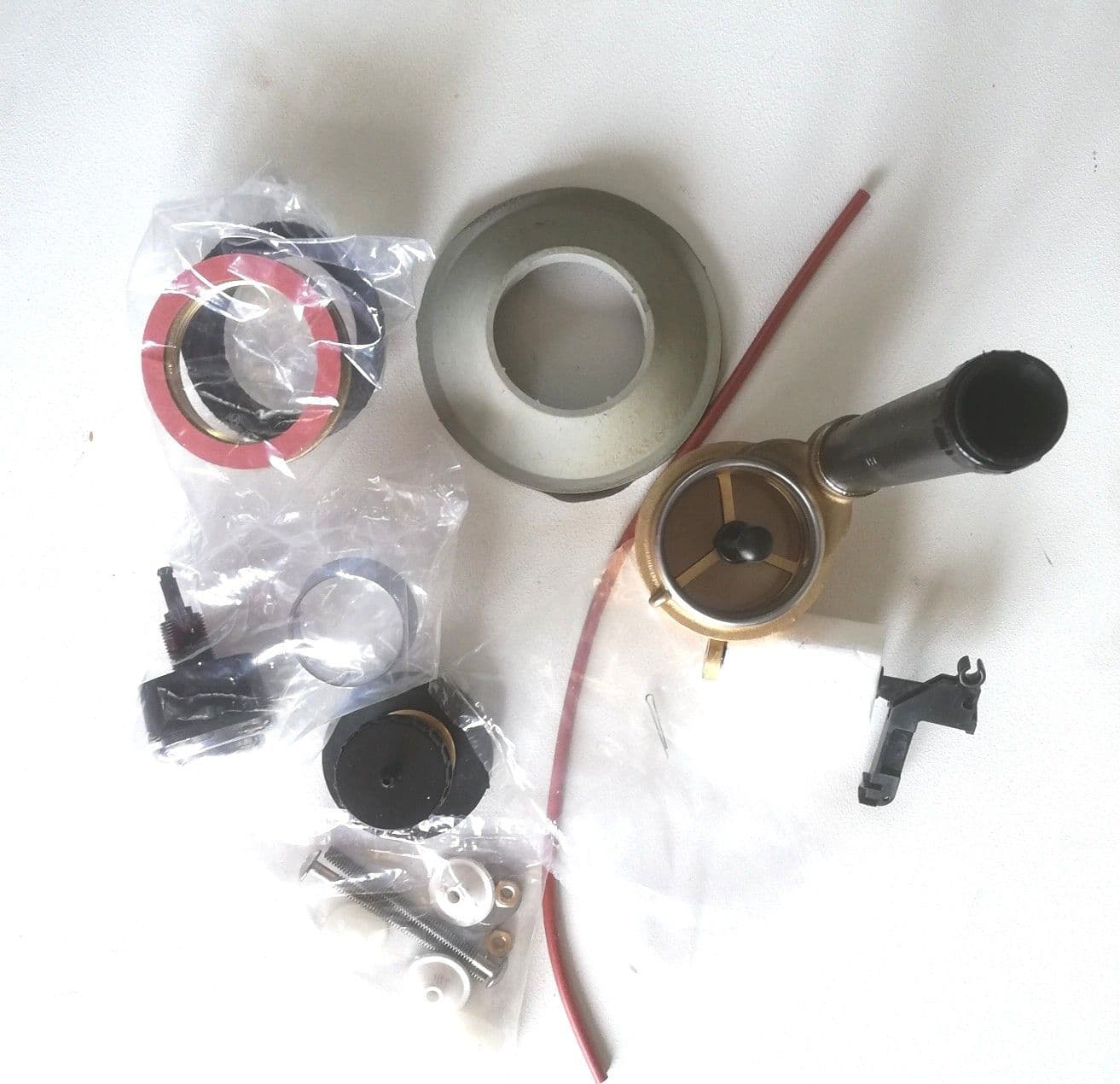 Kit batteria di scarico Tremolada - meccanismo di scarico universale pneumatico in Serbatoi igienici Aloiserw.com - Altomonte, commercioVirtuoso.it