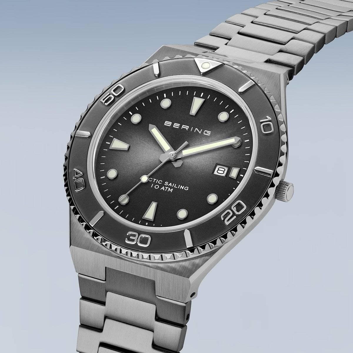 Bering  Orologio Classic  grigio brilliante/spazzolato in Orologi da polso Alba Gioielli - Casoria, commercioVirtuoso.it