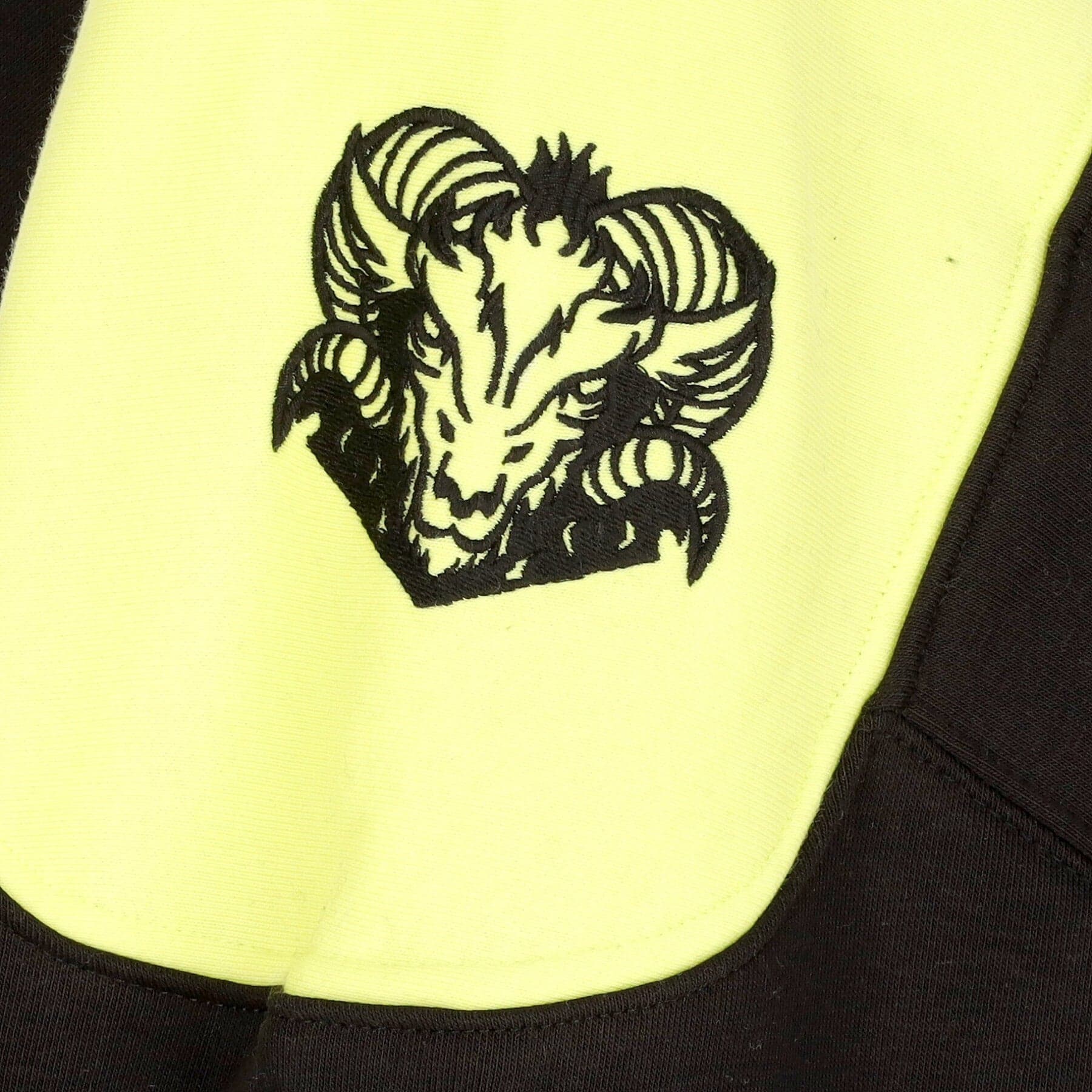 DOLLY NOIRE Felpa Tipo Hockey Uomo Goat Hockey Crewneck Black da uomo in Felpe senza cappuccio Drestige - Casamassima, commercioVirtuoso.it