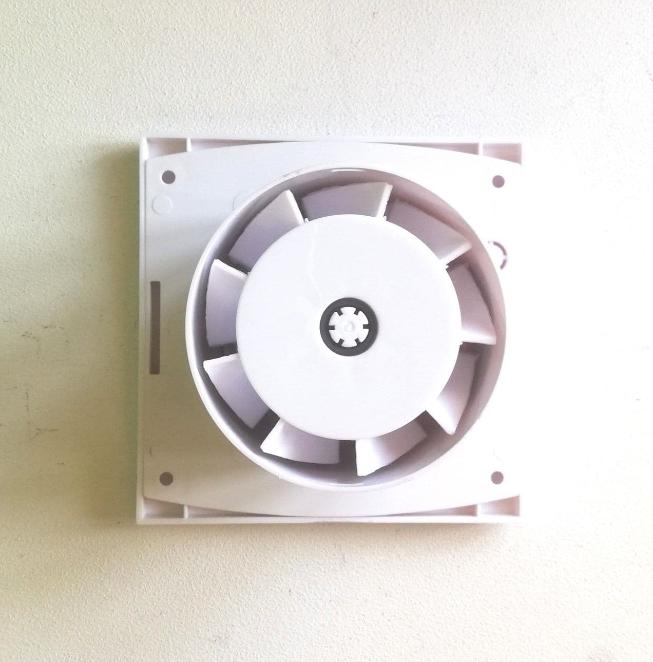 First 80mm aspiratore elettrico elicoidale da incasso per tubi di aerazione tondi in Ventilatori bagno Aloiserw.com - Altomonte, commercioVirtuoso.it