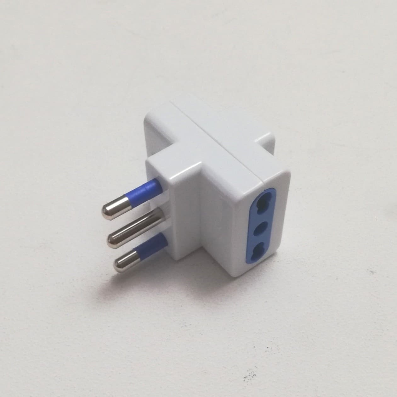 Adattatore triplo 3 bipasso da 2P+T 16A 250V in Multiprese Aloiserw.com - Altomonte, commercioVirtuoso.it