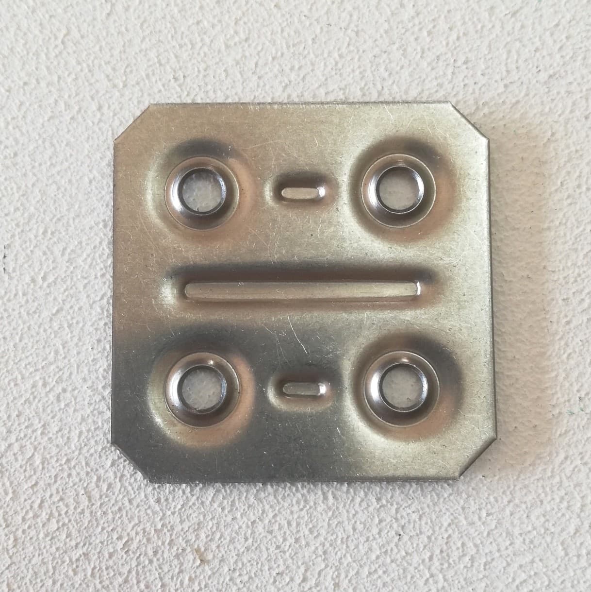Piastrina diritta 40x40mm in acciaio inox - 10pz in Staffa Aloiserw.com - Altomonte, commercioVirtuoso.it