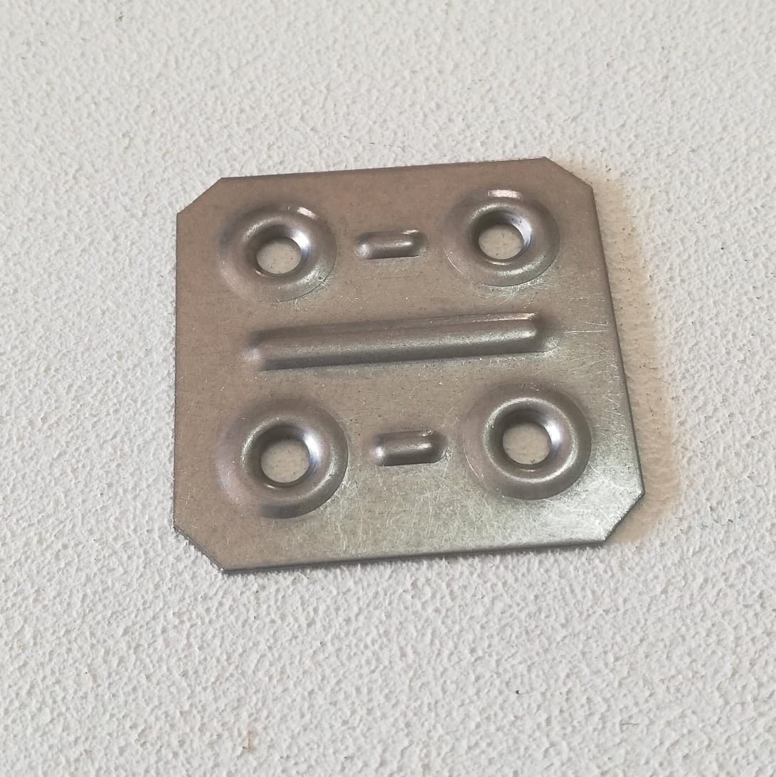 Piastrina diritta 40x40mm in acciaio inox - 10pz in Staffa Aloiserw.com - Altomonte, commercioVirtuoso.it