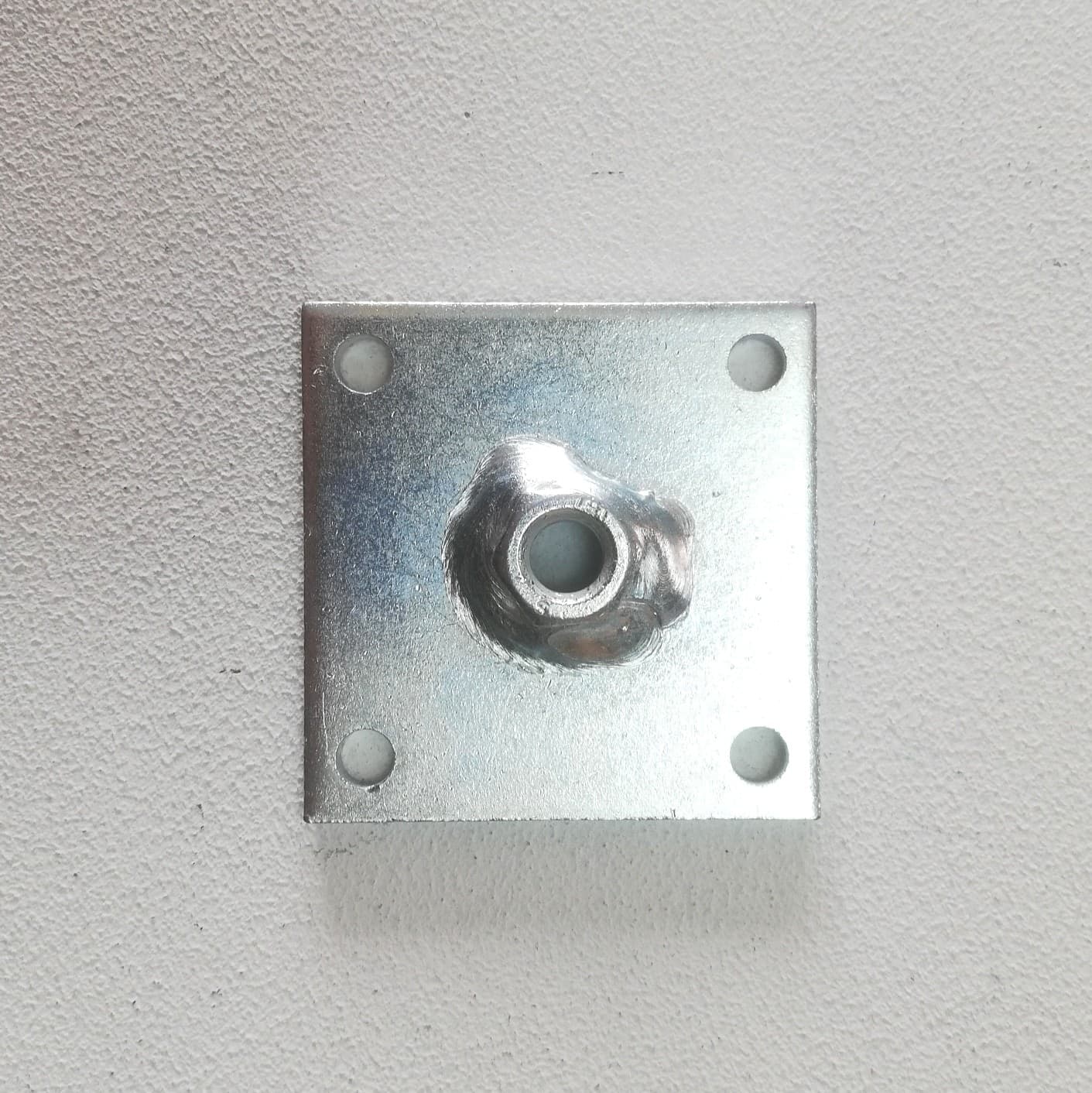 Piastrina 50x50x3mm in acciaio zincato dado M12 - 5pz in Staffa Aloiserw.com - Altomonte, commercioVirtuoso.it