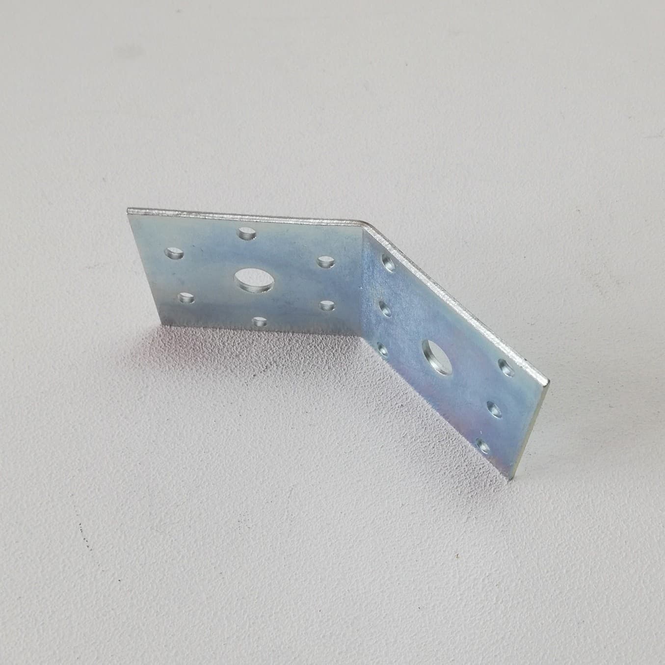 Piastra 60x60x2,5mm angolo da 135° in acciaio zincato - 5pz in Staffa Aloiserw.com - Altomonte, commercioVirtuoso.it