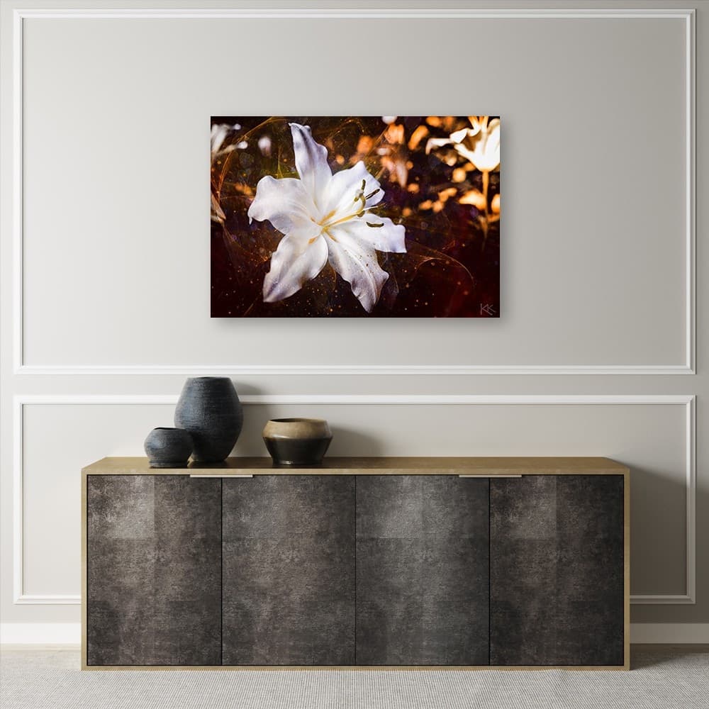 Quadro su tela, Lily bianco su uno sfondo marrone in Poster e stampe Collezione Casa - Trebisacce, commercioVirtuoso.it