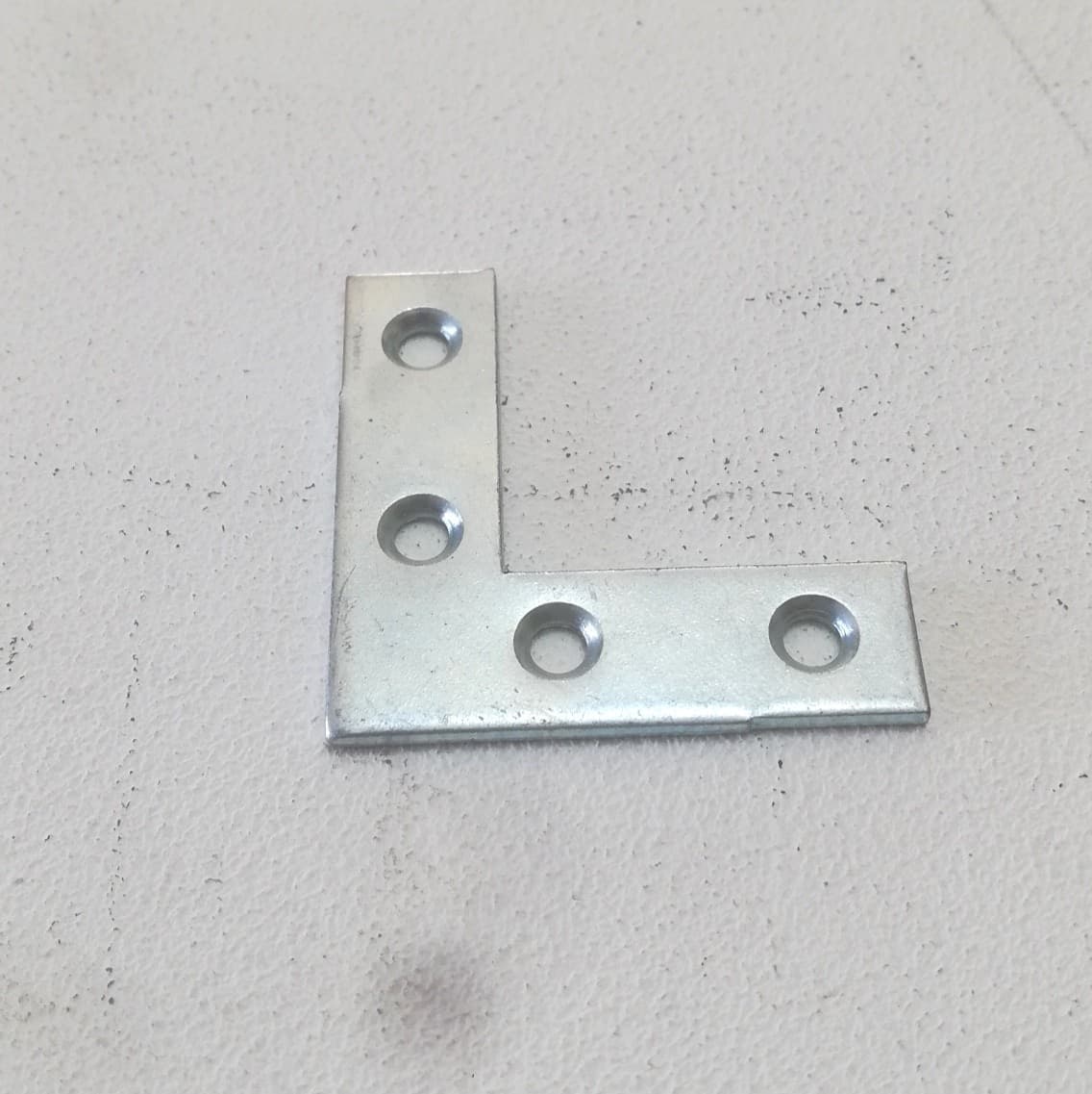 Lastrina angolo di rinforzo piano 30x30mm - 10pz in Staffa Aloiserw.com - Altomonte, commercioVirtuoso.it