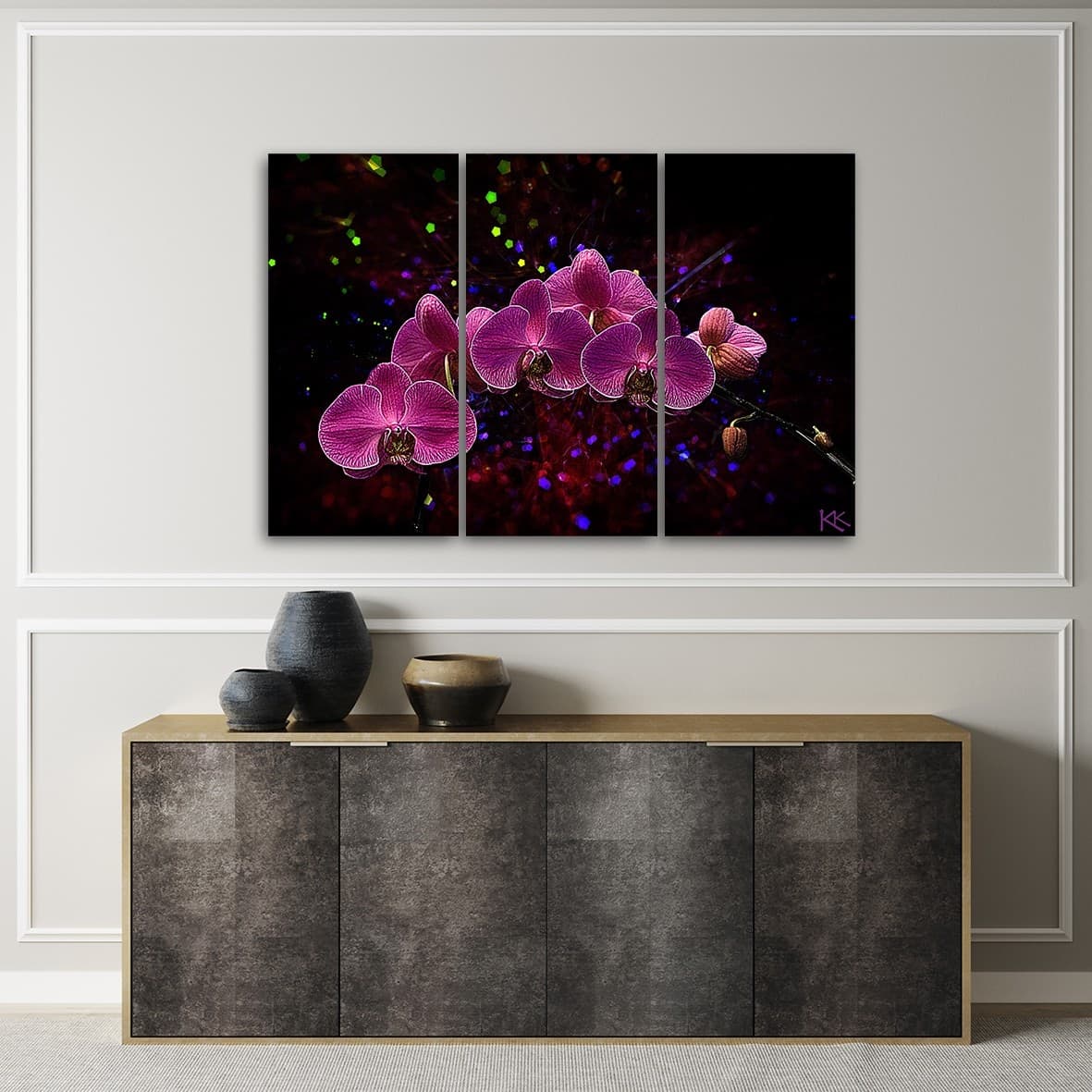Quadro su tela 3 pannelli, Orchidea su uno sfondo scuro in Poster e stampe Collezione Casa - Trebisacce, commercioVirtuoso.it
