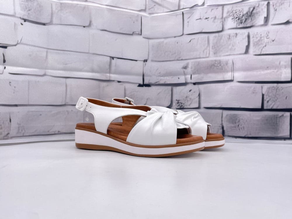 SUSIMODA Sandali donna nappa bianco bassi in Sandali moda Calzature Durello - Agna, commercioVirtuoso.it