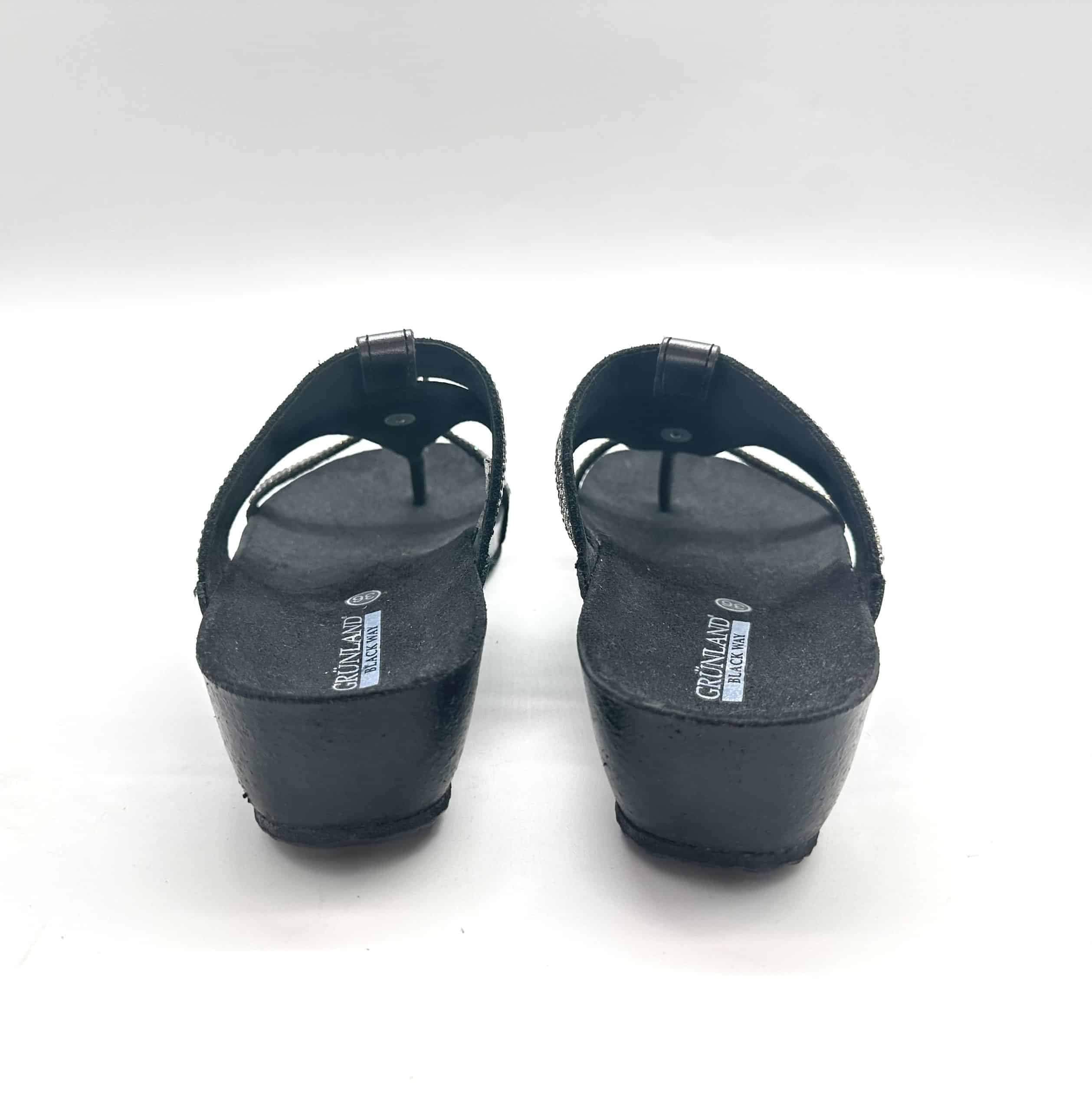 GRUNLAND Ciabatta infradito donna nera in Sandali moda Calzature Durello - Agna, commercioVirtuoso.it