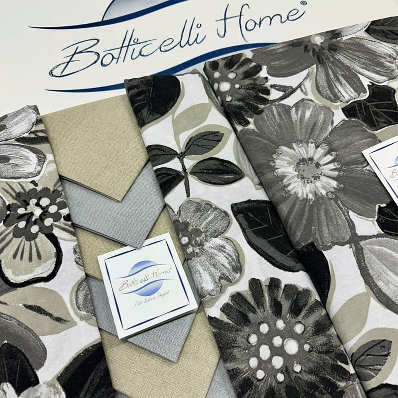 Tovaglia da tavolo con tovaglioli Botticelli Home Fiori neri in Tovaglie Collezione Casa - Trebisacce, commercioVirtuoso.it