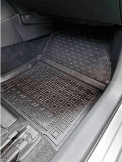 Tappetini di gomma su misura per Toyota Corolla Cross (2023+) in Tappetini antiscivolo Autooggetti.it - Roma, commercioVirtuoso.it