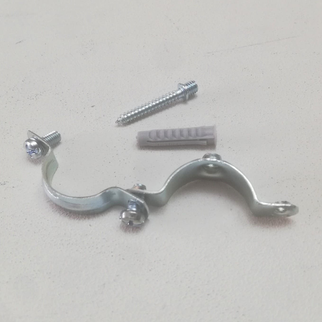 Collare reggitubo collarino zincato da 38mm - bls da 5pz - per fissaggio a muro tubo rame multistrato in Morsetti per tubi Aloiserw.com - Altomonte, commercioVirtuoso.it