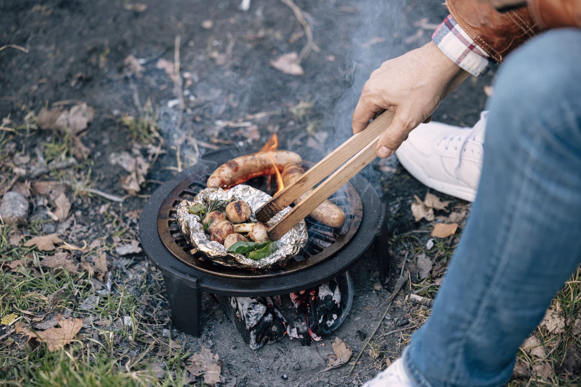 Ignium Taran Camping 1 - griglia tonda con incluso piedistallo tutto ghisa in Barbecue a carbone Aloiserw.com - Altomonte, commercioVirtuoso.it