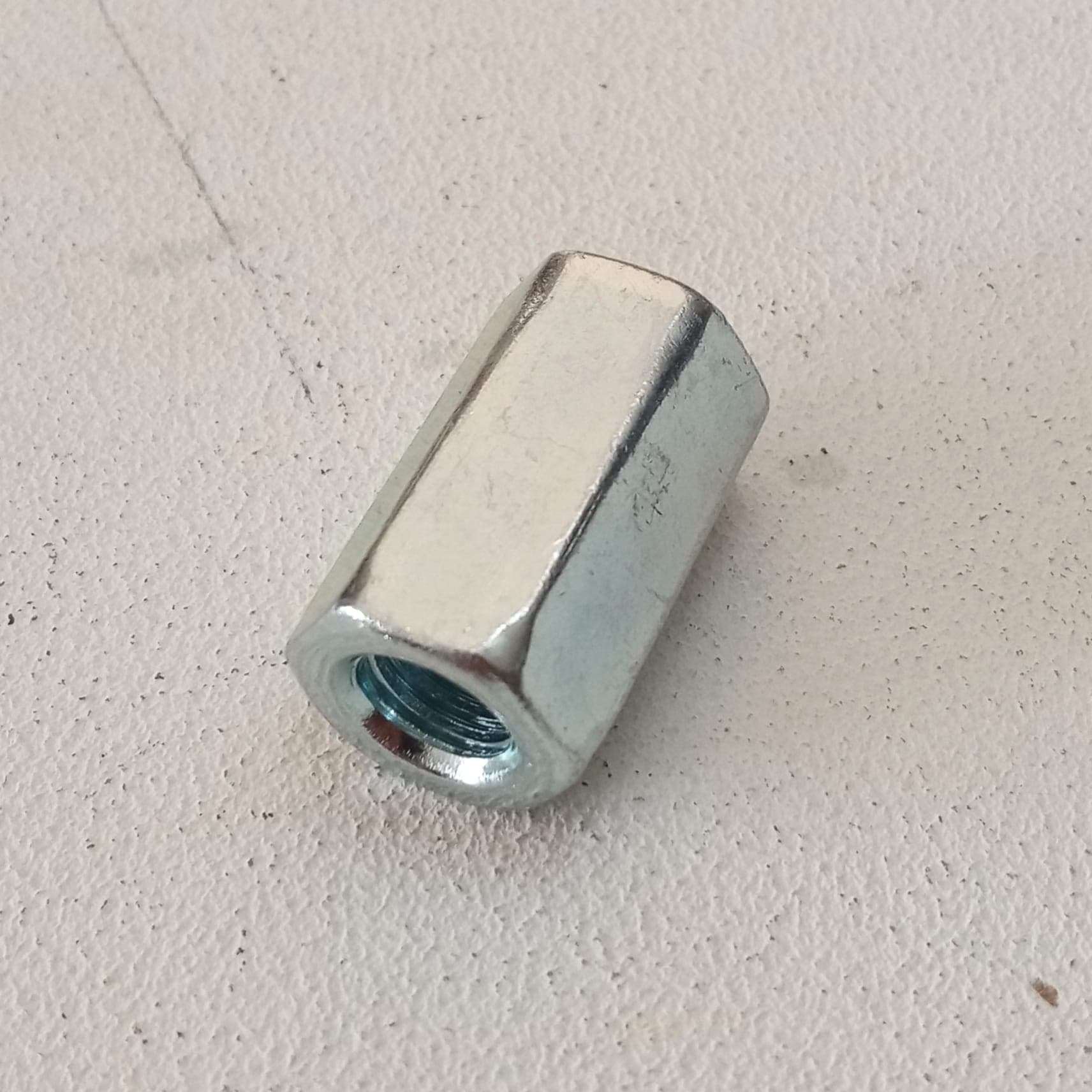 Dado M 10 distanziale manicotto di giunzione filettato-5pz in Dadi e bulloni esagonali per macchina Aloiserw.com - Altomonte, commercioVirtuoso.it