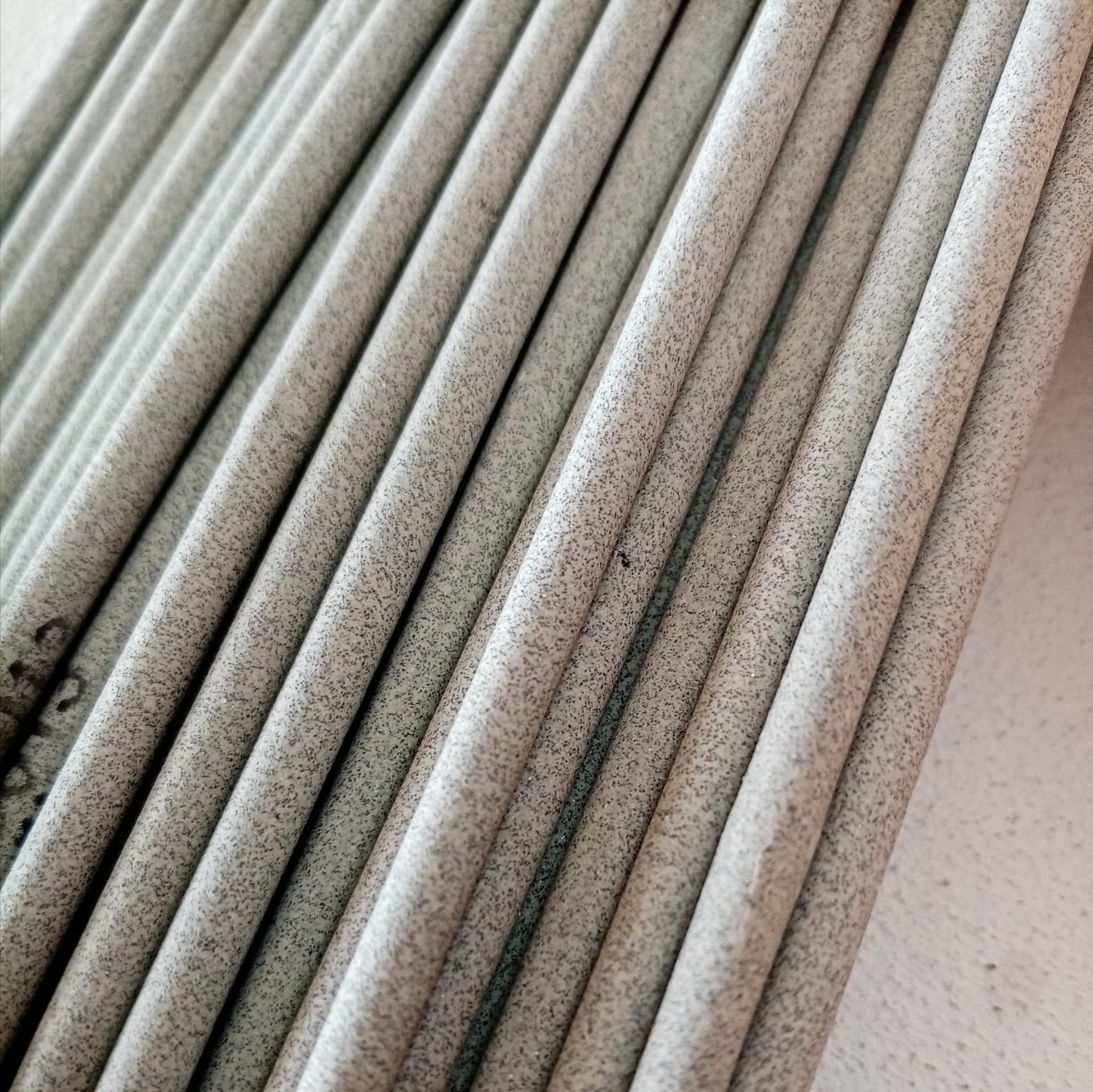 Elettrodo rutile INE 45 E6013 da 2,5 x 300mm colore grigio per la saldatura di acciaio al carbonio - 230pz in Attrezzatura per saldatura ad arco Aloiserw.com - Altomonte, commercioVirtuoso.it