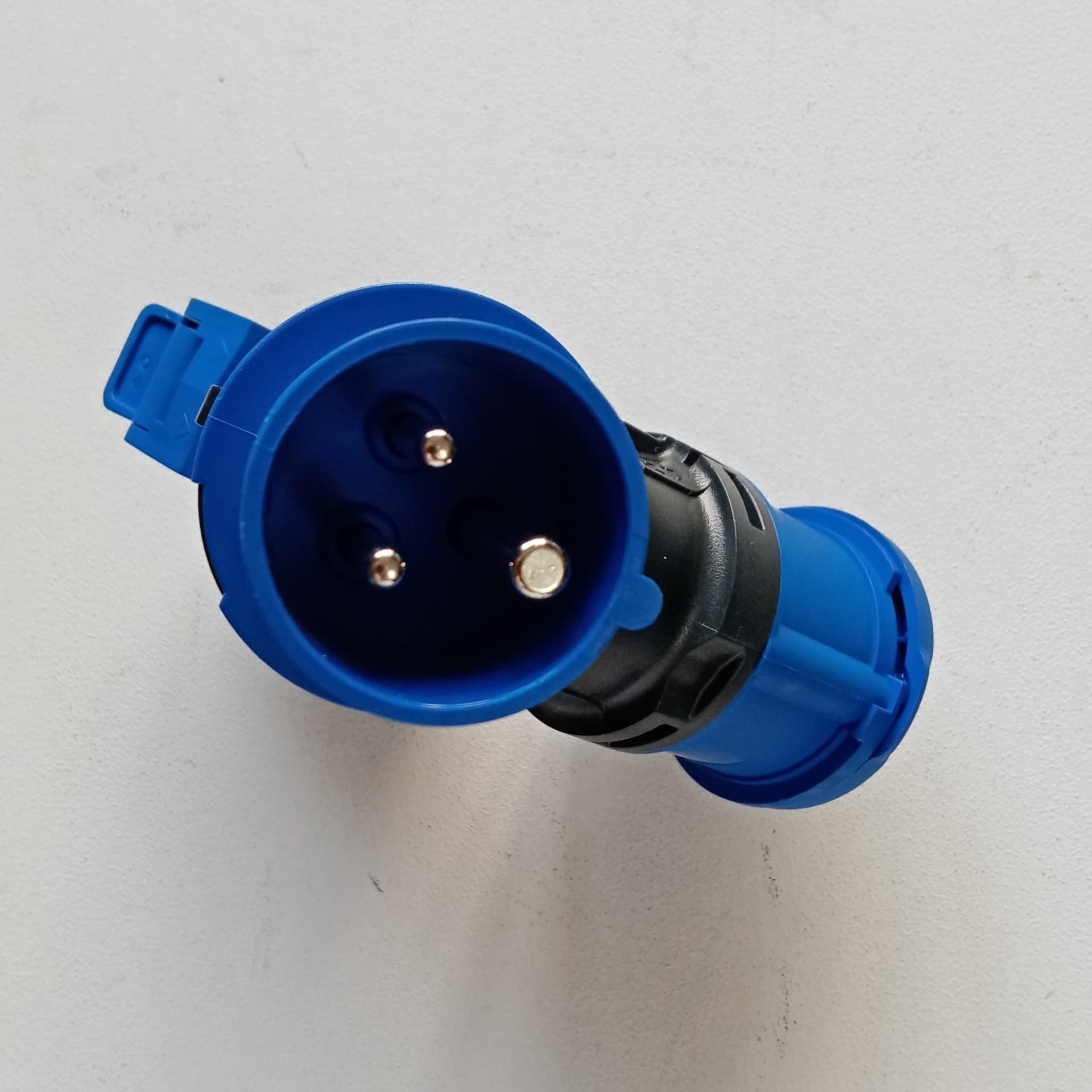 Rosi moltiplicatore adattatore mobile a 2 uscite con spina 16A 2P+E IP44 in Multiprese Aloiserw.com - Altomonte, commercioVirtuoso.it