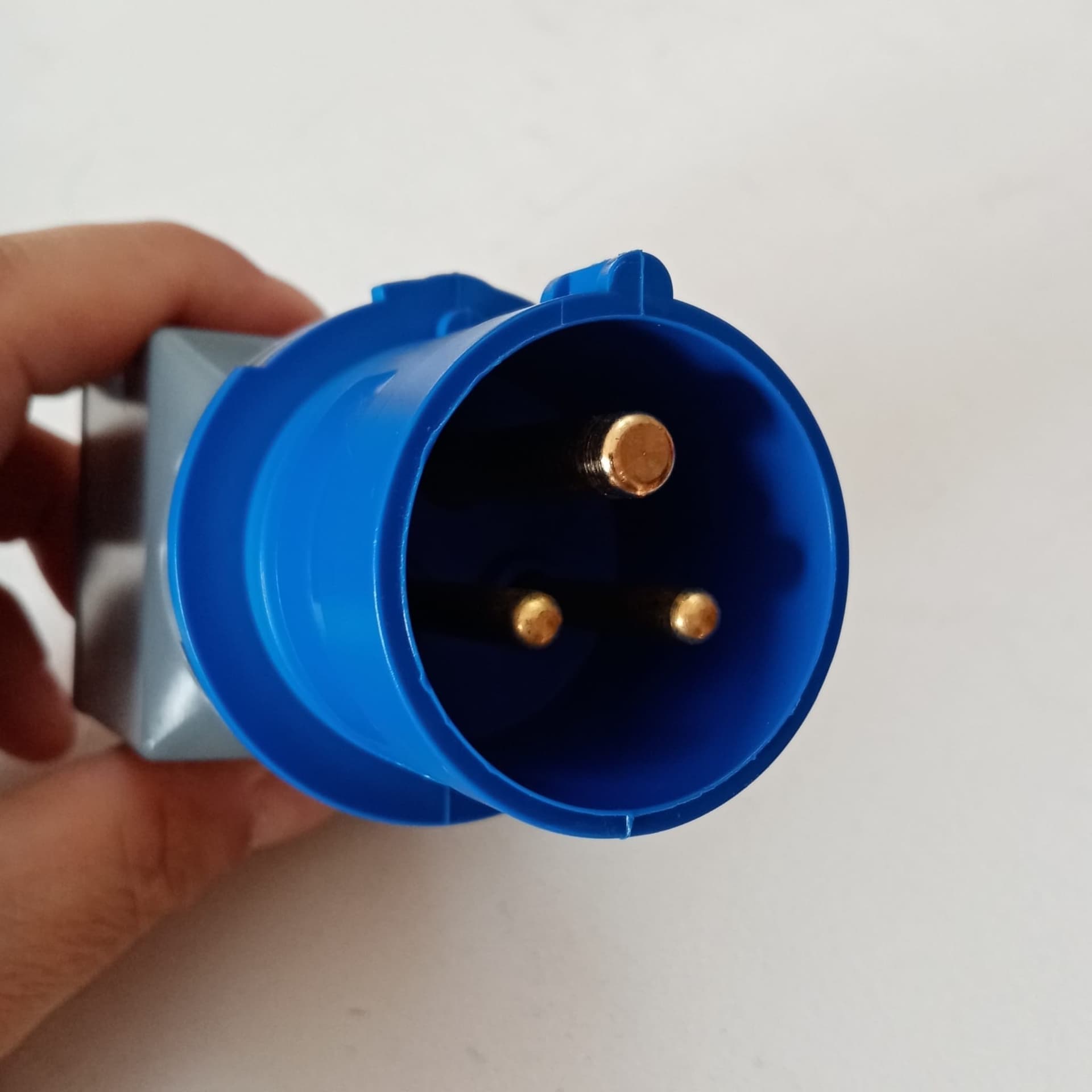Rosi adattatore mobile da spina industriale a bipresa civile doppia IP20 in Spine elettriche di corrente alterna Aloiserw.com - Altomonte, commercioVirtuoso.it