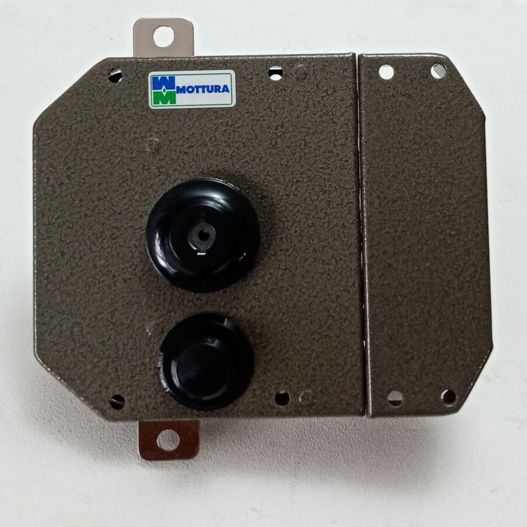 Mottura serratura ad applicare destra da 60mm con scrocco per porte legno e ferro in Serrature a incastro Aloiserw.com - Altomonte, commercioVirtuoso.it