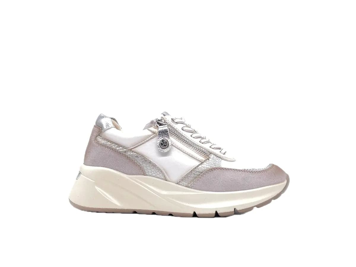 XTI Sneaker donna bianca e argento con zip in Sneaker casual Calzature Durello - Agna, commercioVirtuoso.it