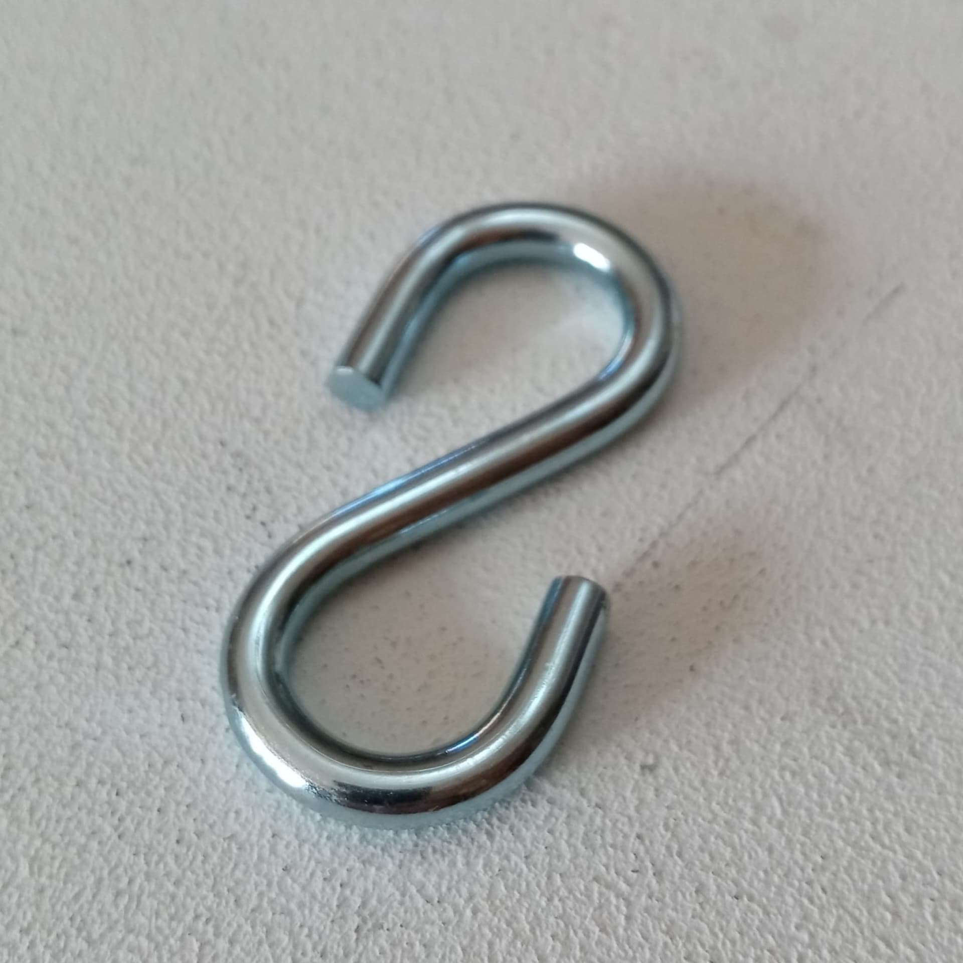 Gancio a S numero 19 in acciaio zincato - 10 unità in Ganci a S Aloiserw.com - Altomonte, commercioVirtuoso.it