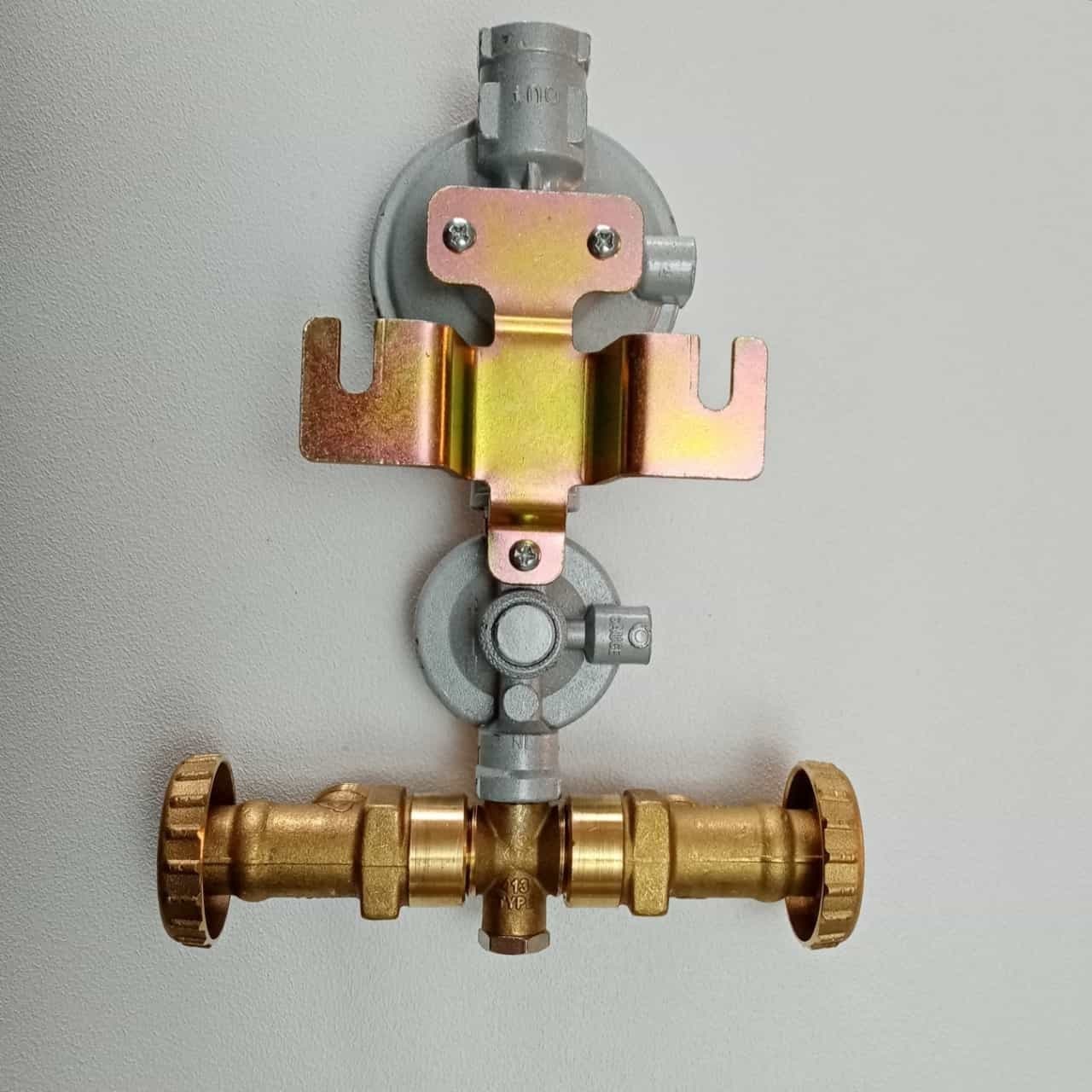 Mini centralina doppio stadio per due bombole gas gpl per caldaia e scaldabagno in Regolatori gas e pompe Aloiserw.com - Altomonte, commercioVirtuoso.it