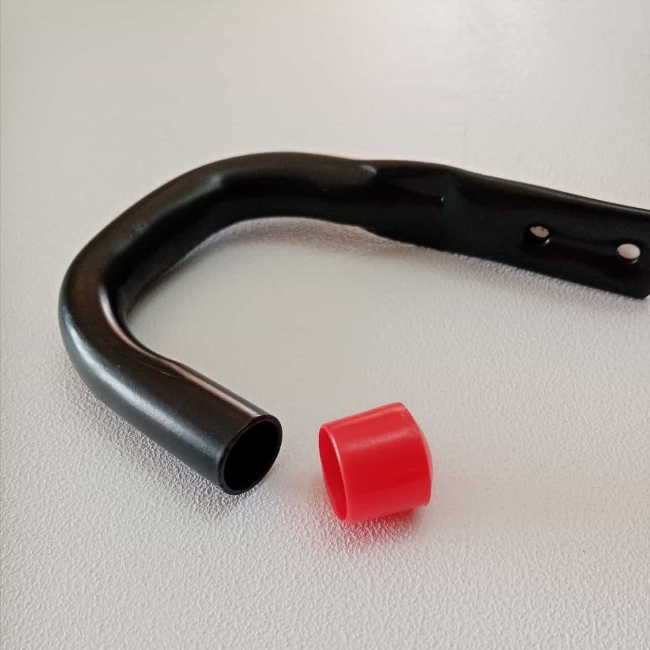 Gancio in acciaio verniciato nero con fori per fissaggio a parete + 2 fissaggi in Golfari Aloiserw.com - Altomonte, commercioVirtuoso.it