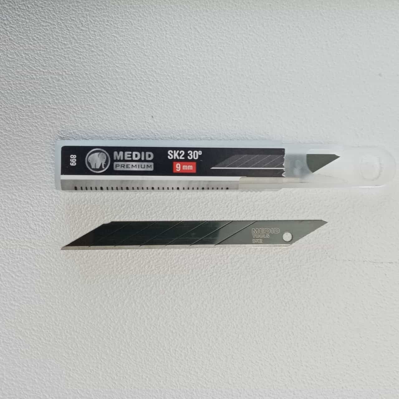 Medid lame di ricambio nere SK2 30° da  9mm per cutter - blister da 10 unità in Lame cutter Aloiserw.com - Altomonte, commercioVirtuoso.it