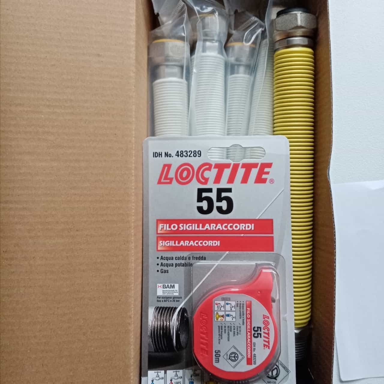 Kit di 4 flessibili per acqua e 1 per gas rivestiti - per installazione caldaia in Accessori Aloiserw.com - Altomonte, commercioVirtuoso.it