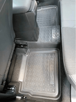 Tappetini di gomma su misura per Suzuki S-Cross (2022+) in Tappetini antiscivolo Autooggetti.it - Roma, commercioVirtuoso.it