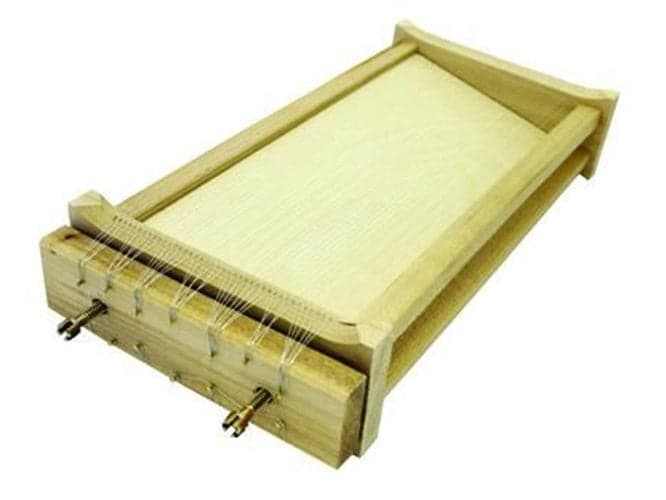 TAGLIAPASTA ALLA CHITARRA - cm.42x22x9h - FER 322959 in prodotto EuroStore07 - Alatri, commercioVirtuoso.it