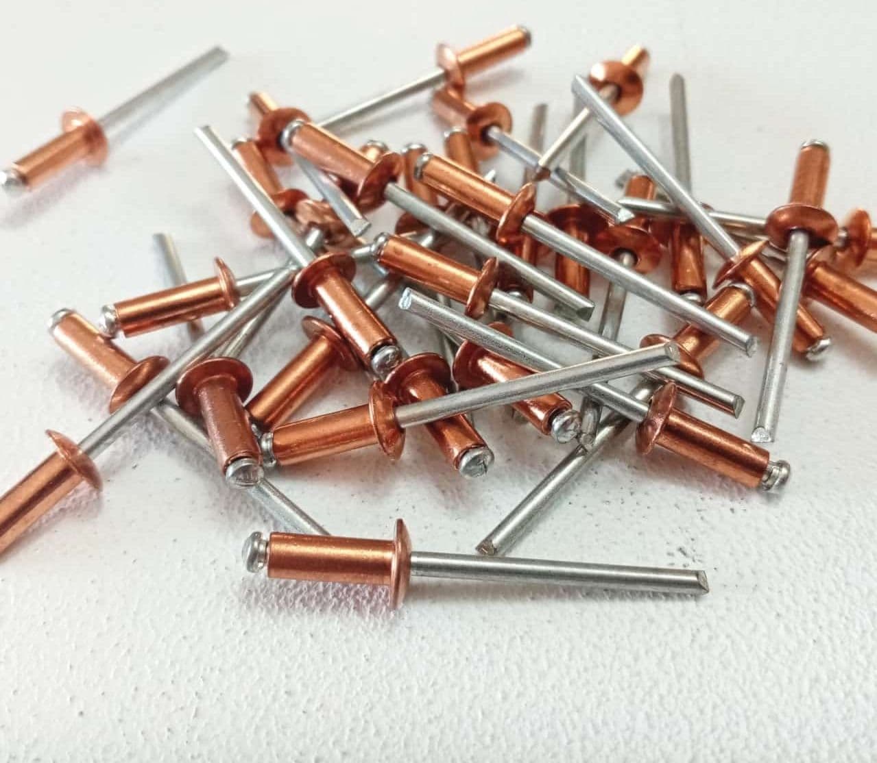 Rivetti rame 4,0x11mm - 100pz modello a strappo in Rivettatrici Aloiserw.com - Altomonte, commercioVirtuoso.it