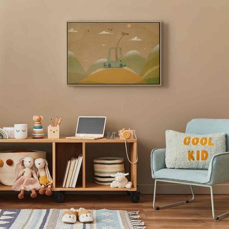 Quadro - Dreamy Traveler - A Cheerful Giraffe Driving a Car on a Sunny Day in Poster e stampe Collezione Casa - Trebisacce, commercioVirtuoso.it