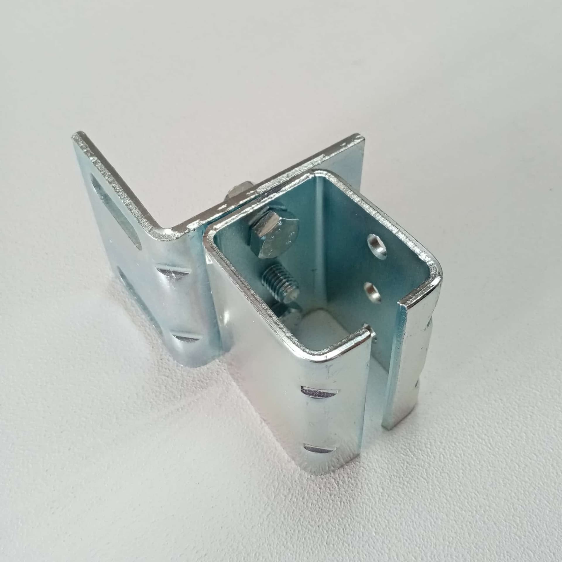 Ibfm art. 329P supporto a parete in acciaio zincato per monorotaia 339P in Staffe e supporti per mensole Aloiserw.com - Altomonte, commercioVirtuoso.it